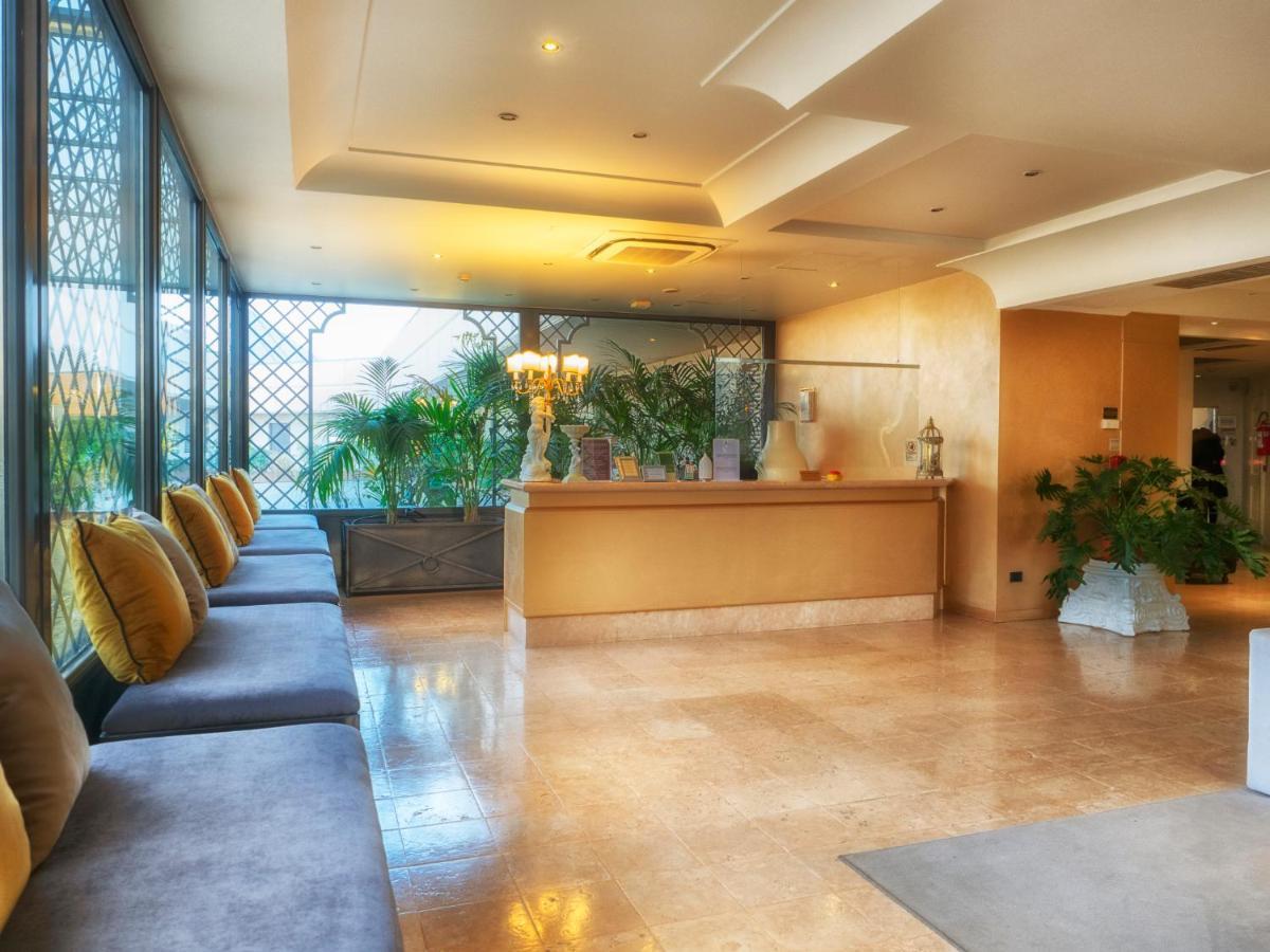 Hotel Europa Pallazzolo sull'Oglio Luaran gambar