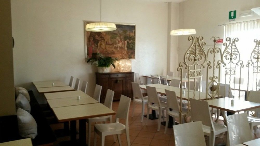 Hotel Europa Pallazzolo sull'Oglio Luaran gambar