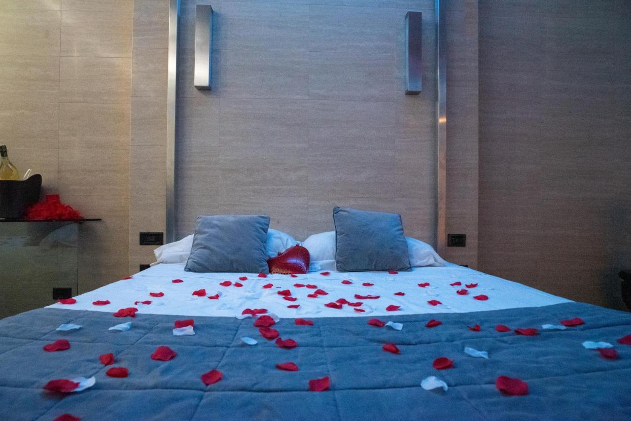 Hotel Europa Pallazzolo sull'Oglio Luaran gambar
